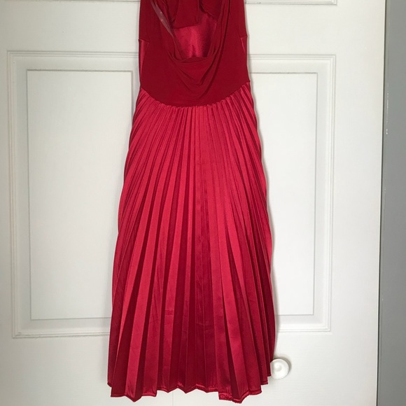 Red Dress - Picture 2 of 2